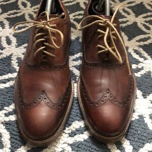 Like new cole Haan wing tip dress shoes 8.5M